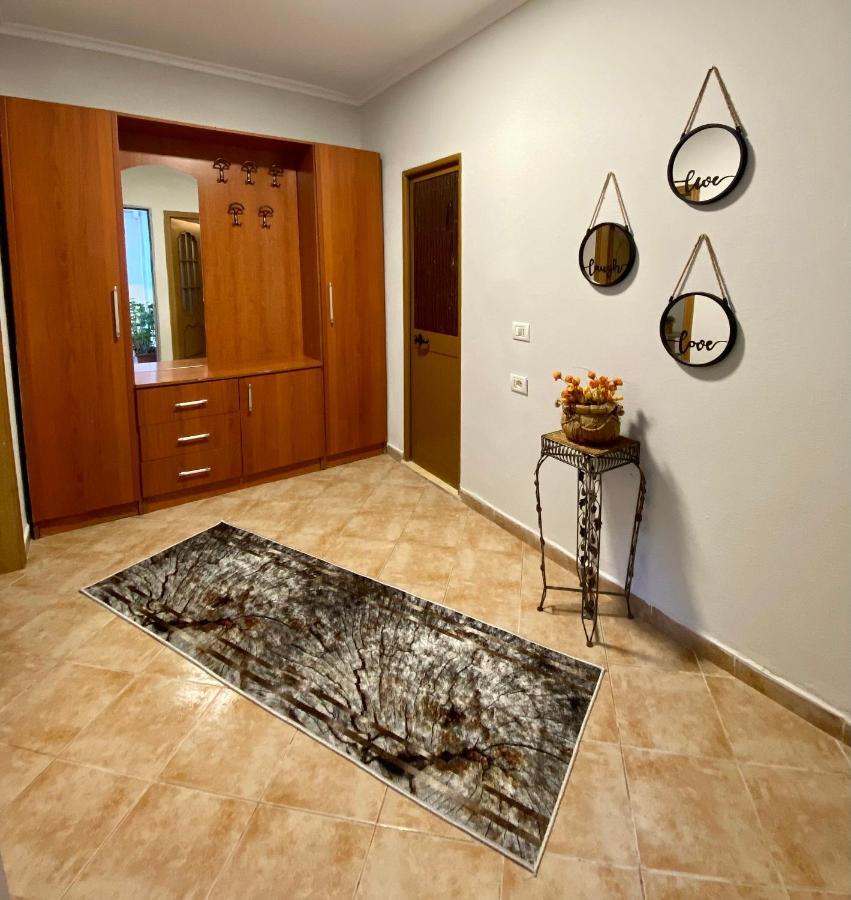 Lucas Apartment 2 Tiranë Luaran gambar