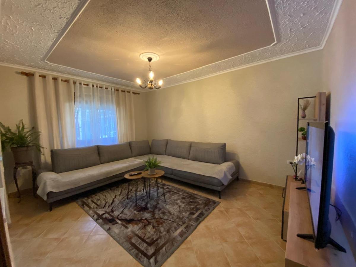 Lucas Apartment 2 Tiranë Luaran gambar