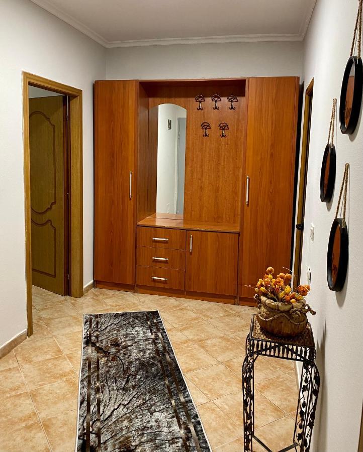 Lucas Apartment 2 Tiranë Luaran gambar